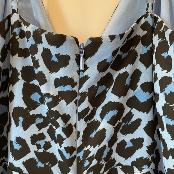 Banana Republic Blue Cheetah Wide Leg Cropped Jumpsuit - Picture 5 of 5